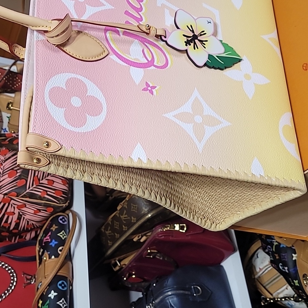 Louis Vuitton Onthego GM GUAM  Special  Edition  Collection New - Picture 2 of 16